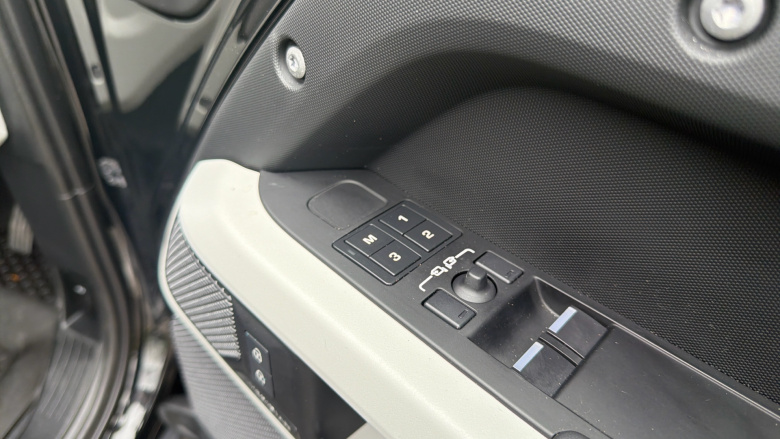 Land Rover Defender 3.0 D250 X-Dynamic HSE 90 3dr Auto Diesel Estate